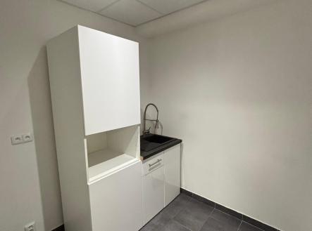 . | Pronájem - kanceláře, 55 m²