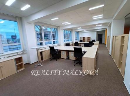 Pronájem - obchodní prostor, 260 m² obrázek