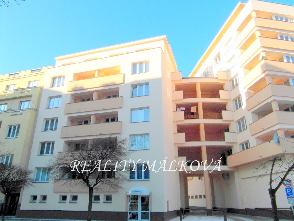 pronajem-bytu-1-kk-balkon-17-m2-ov-6-np-pardubice-centrum-ulice-havlickova-7-a7f74e