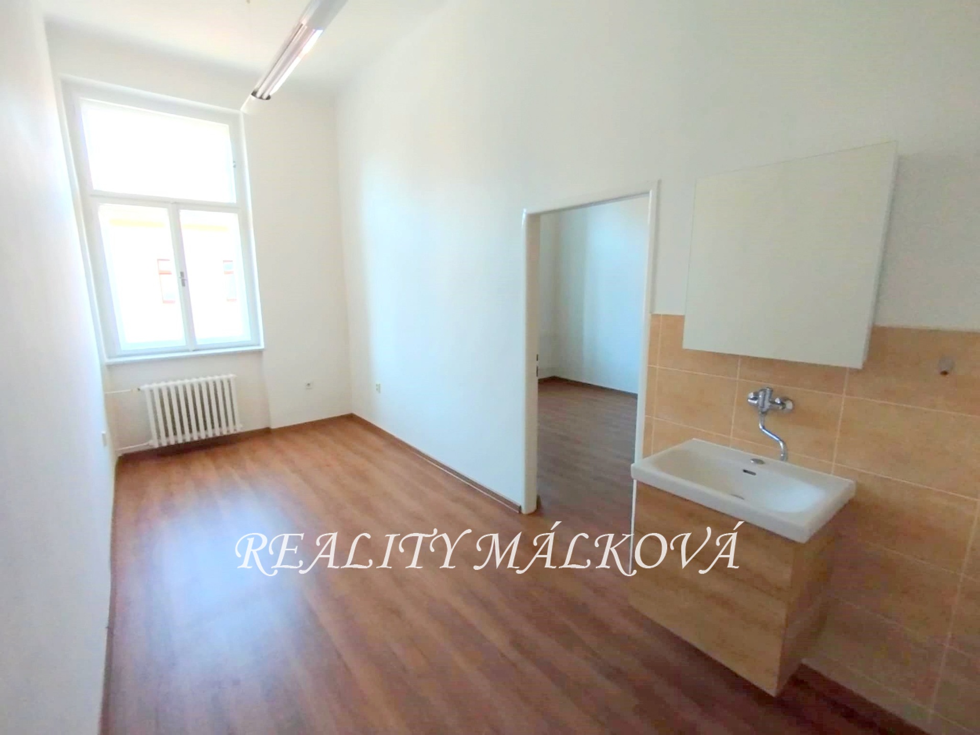 d7560b2e-a63e-45ee-a636-0964b452d8fd