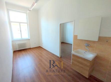 d7560b2e-a63e-45ee-a636-0964b452d8fd | Pronájem - kanceláře, 31 m²