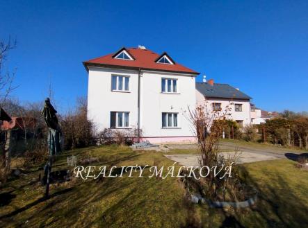 d63e74fc-f4c2-4d77-968b-db86e1919903 | Prodej - dům/vila, 213 m²