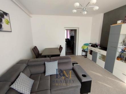 1af7c1d9-c0e4-4f33-9f2c-d24b4a35e412 | Prodej - dům/vila, 213 m²