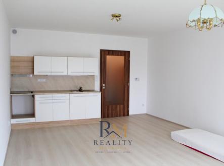 4 | Pronájem bytu, 1+kk, 38 m²