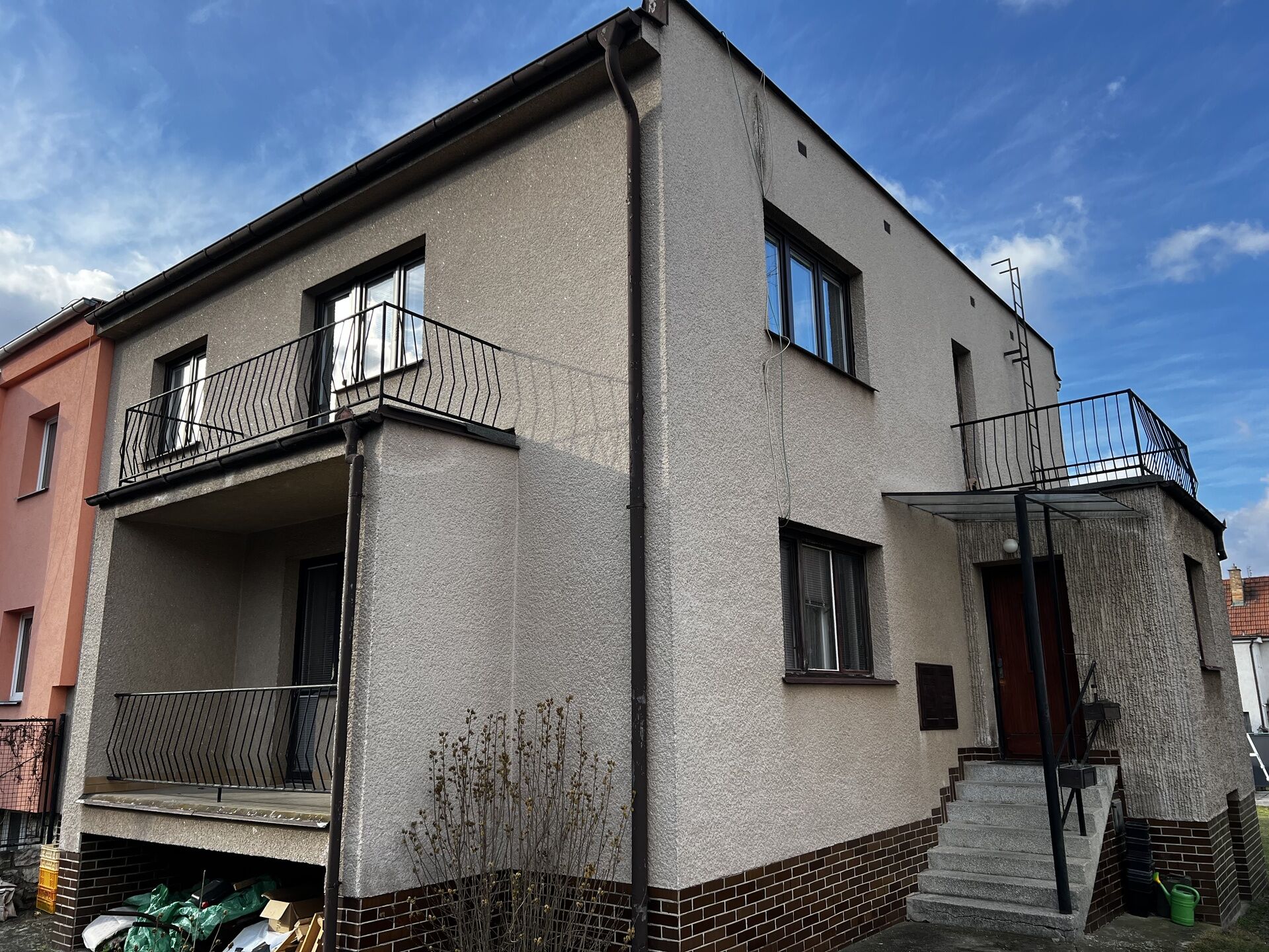 Prodej rodinného domu Praha 5 – Zbraslav o užitné ploše 210 m2 s pozemkem 520 m2