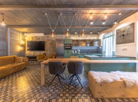 Prodej - hotel, 92 m²