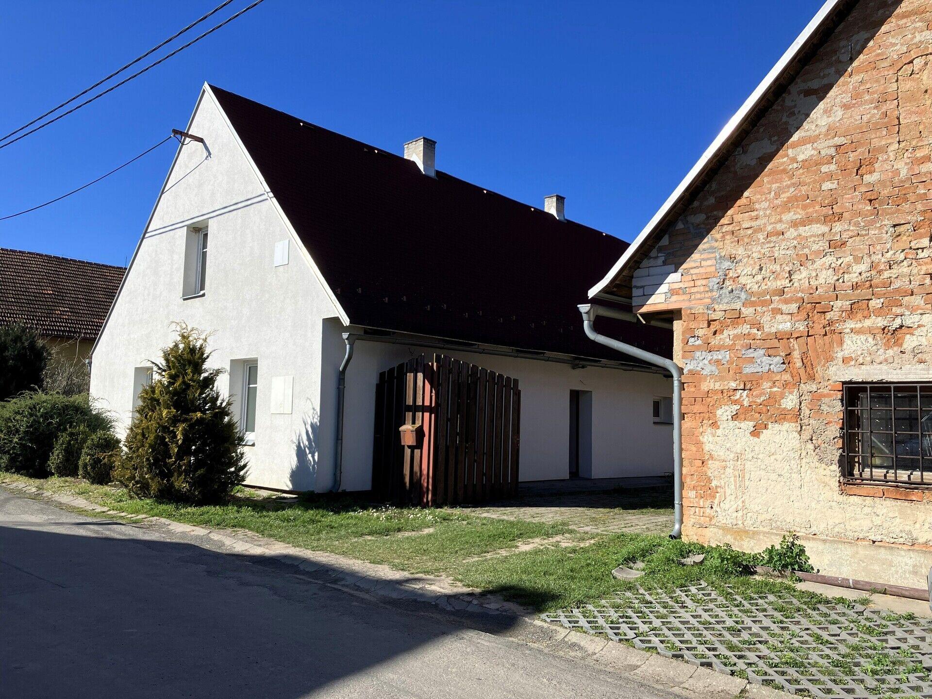 Prodej prostorného domu v Nové Vsi s výhledem na Litomyšl a s velkým potenciálem