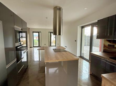 . | Prodej - dům/vila, 180 m²