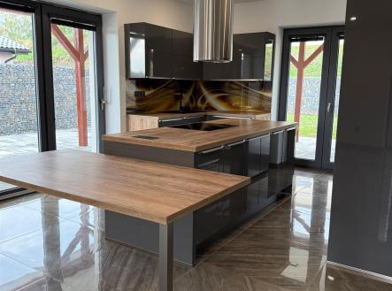 . | Prodej - dům/vila, 180 m²