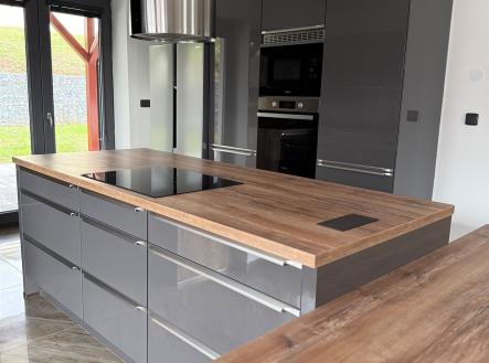 . | Prodej - dům/vila, 180 m²