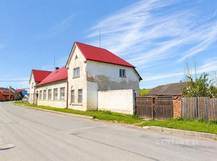 . | Prodej - dům/vila, 200 m²