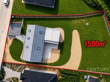 . | Pronájem - dům/vila, 236 m²