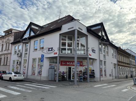 Pohled z ulice | Prodej bytu, 3+kk, 79 m²