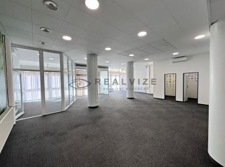 Pronájem - obchodní prostor, 147 m² obrázek