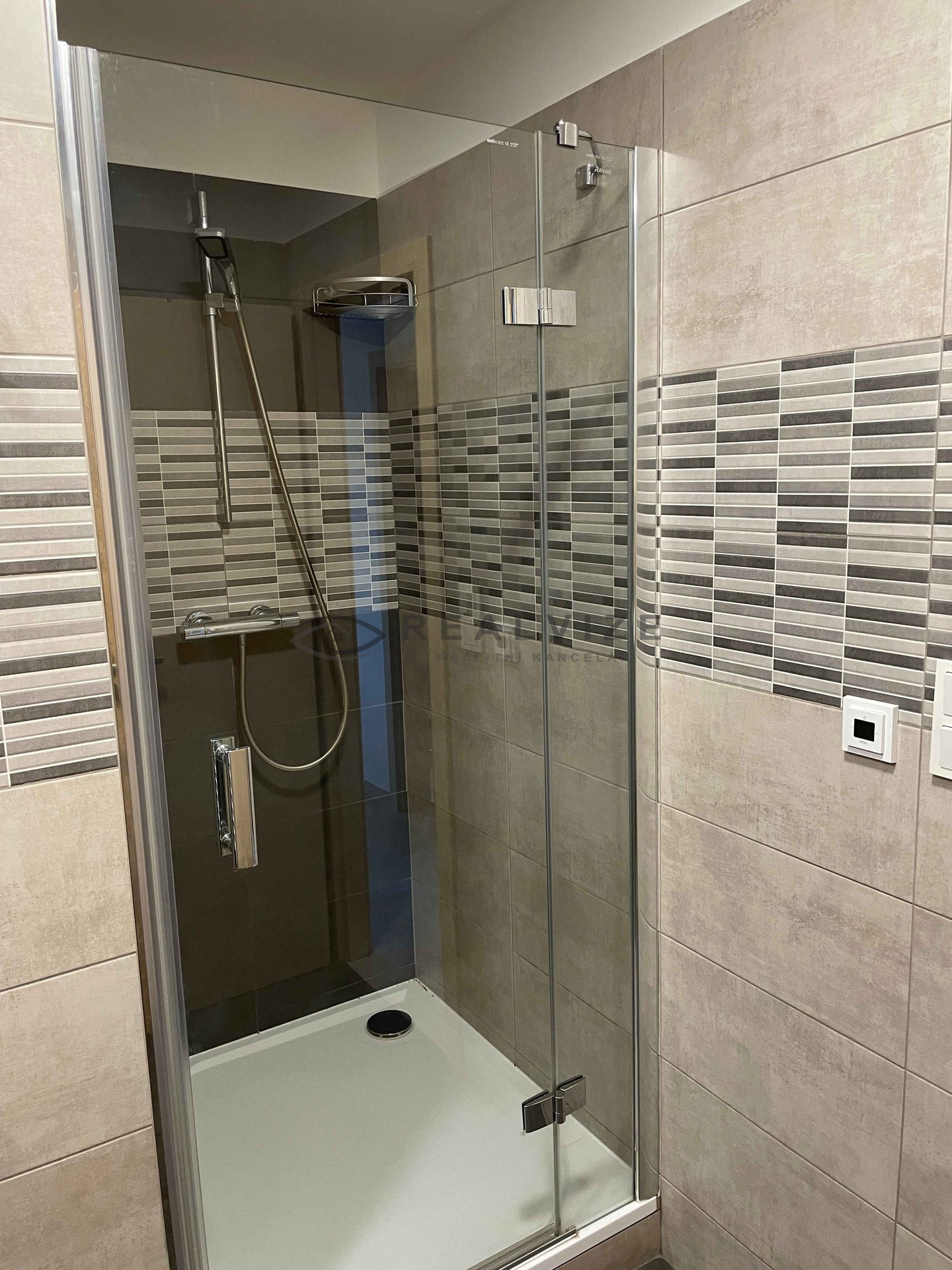 20240529_175722996_iOS