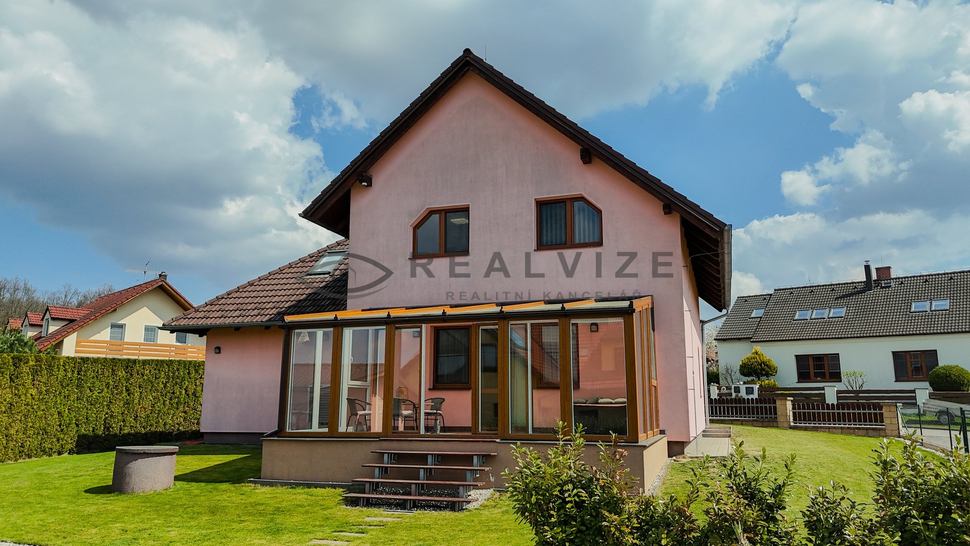 Prodej RD Úsilné pohled na dům