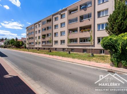 Pohled na dům | Prodej bytu, 3+1, 66 m²