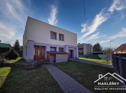 Zasmuky33 | Prodej - dům/vila, 186 m²
