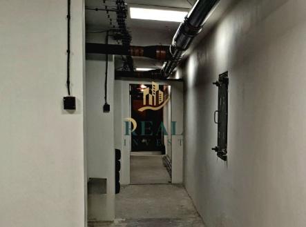 fotografie | Prodej - obchodní prostor, 400 m²