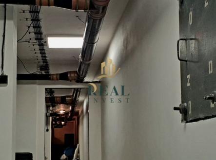 fotografie | Prodej - obchodní prostor, 400 m²