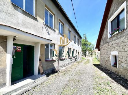 dům z ulice | Prodej bytu, 6+1, 736 m²