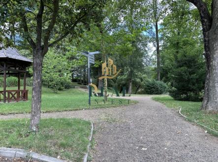 park | Prodej - pozemek, zahrada, 524 m²