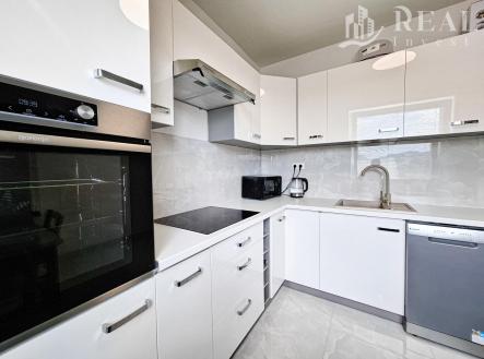 Kuchyně | Pronájem bytu, 4+1, 77 m²