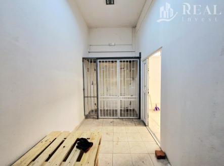 20251022_100616.jpg | Pronájem - skladovací prostor, 500 m²