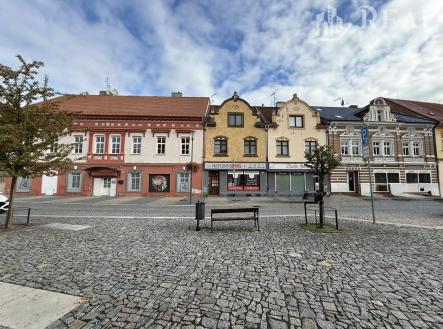 Pohled na dům z ulice | Prodej - dům/vila, 168 m²