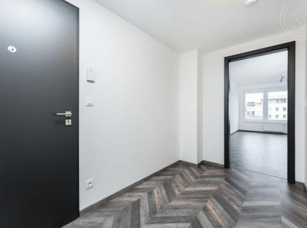 . | Pronájem bytu, 1+kk, 35 m²