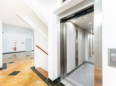 . | Prodej bytu, 3+kk, 80 m²