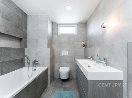 . | Prodej bytu, 3+kk, 70 m²