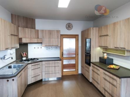 Prodej - dům/vila, 265 m² obrázek