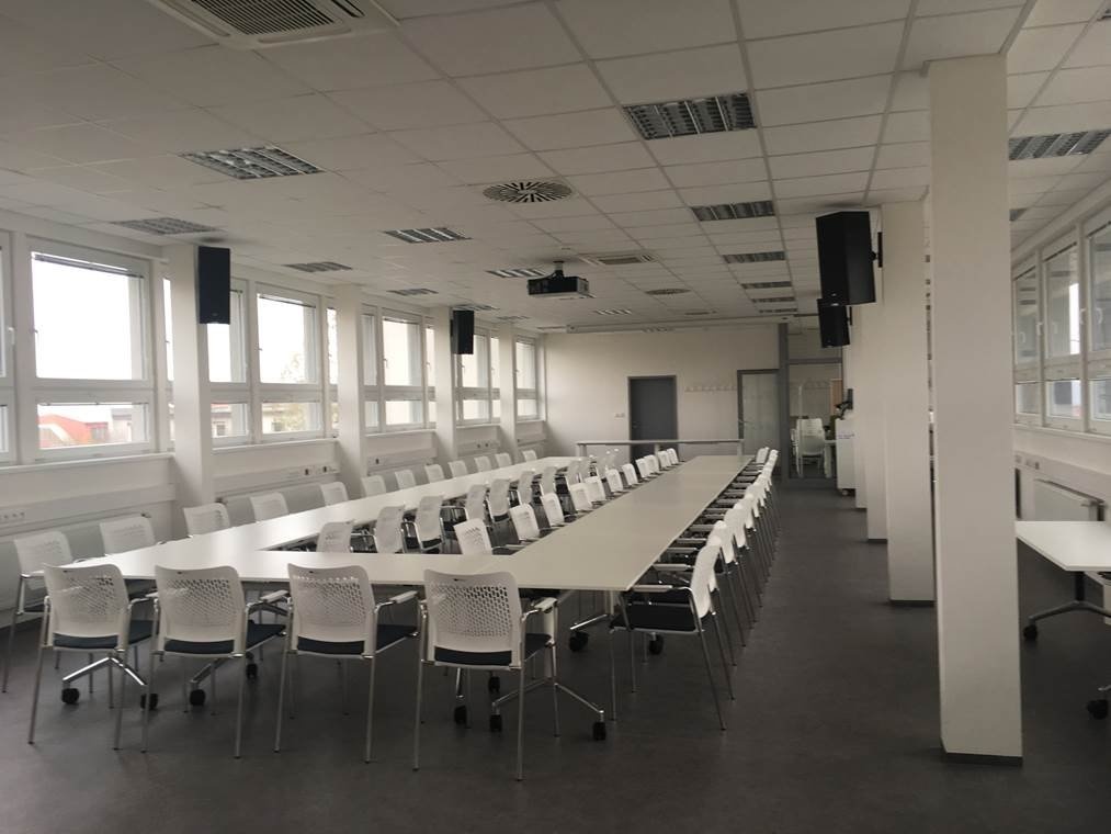 Pronájem moderních kanceláří a konferenčních prostor 481 m2, Mníšek pod Brdy