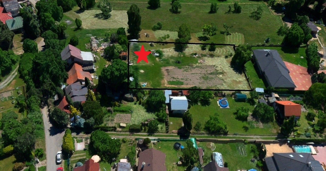 Velkorysý pozemek s duší a výhledem na zámek 1 923 m², Mníšek pod Brdy