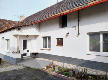 pohled ze dvora | Prodej - dům/vila, 147 m²