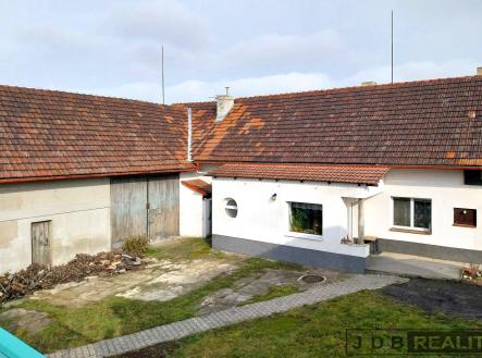 dvůr (1) | Prodej - dům/vila, 147 m²
