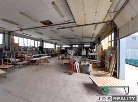 hala  (2) | Prodej - komerční objekt, výroba, 275 m²