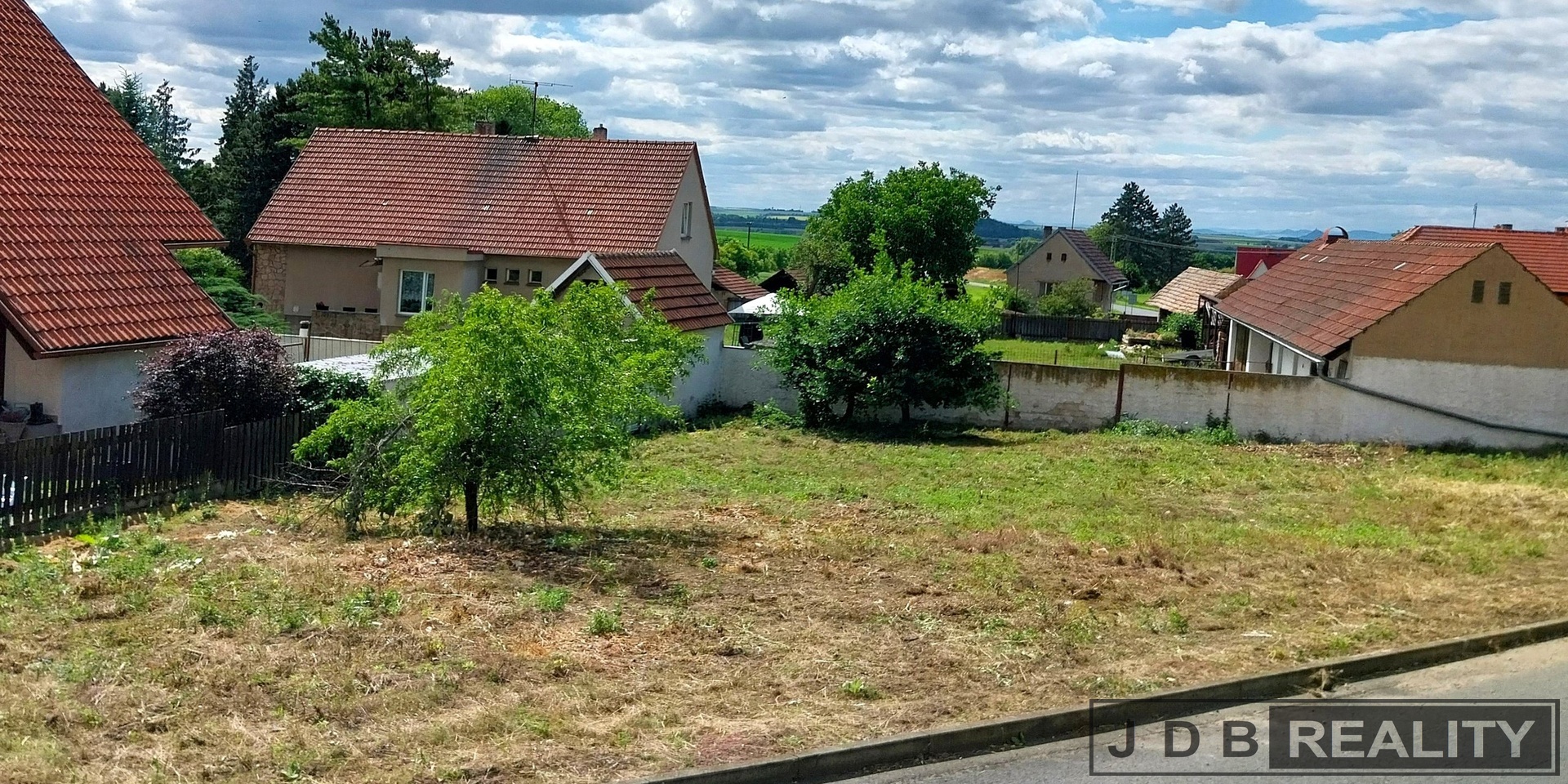 pozemek Černouček