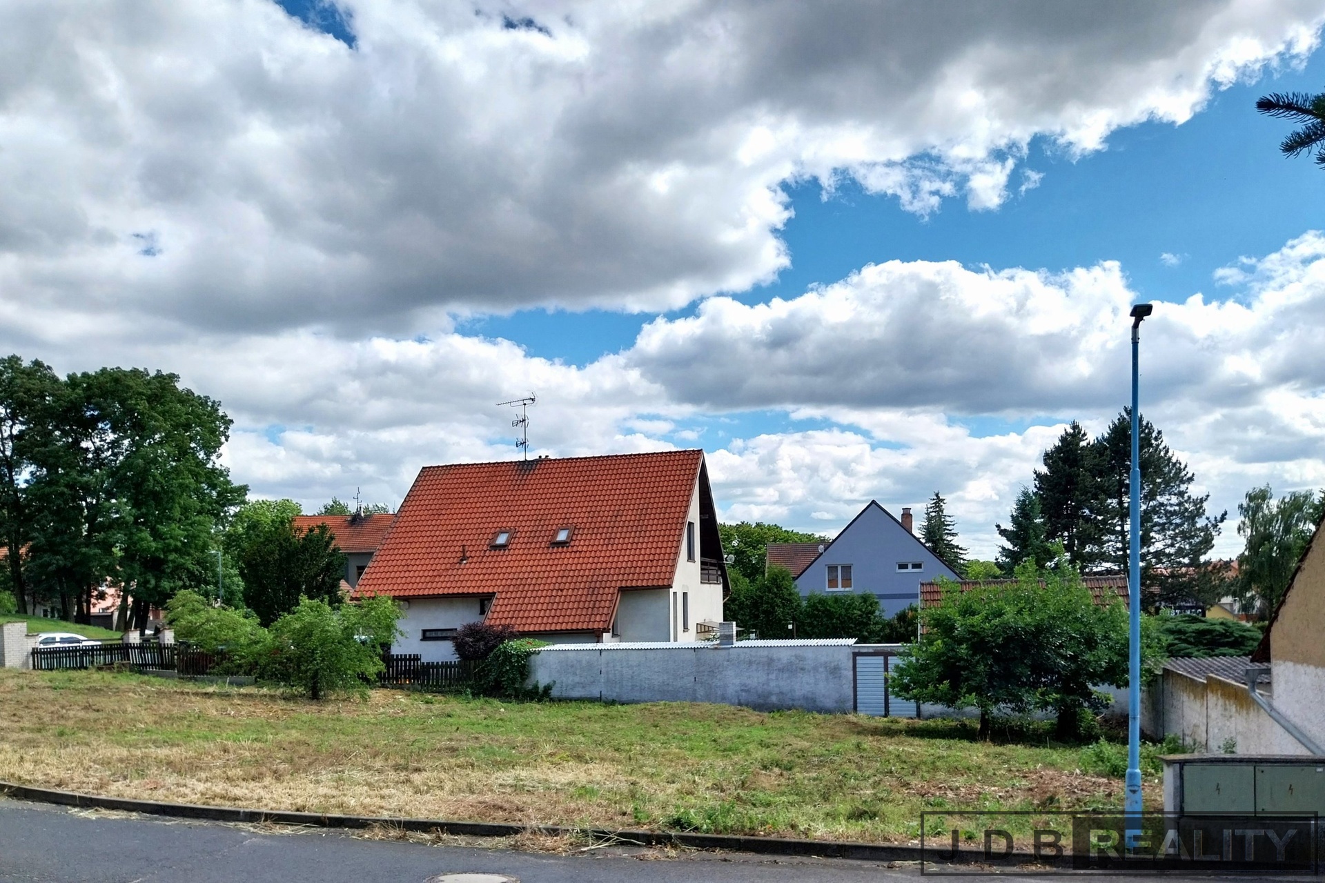 pozemek na prodej (1)