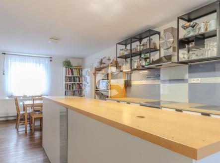 foto: 3 | Prodej - dům/vila, 198 m²