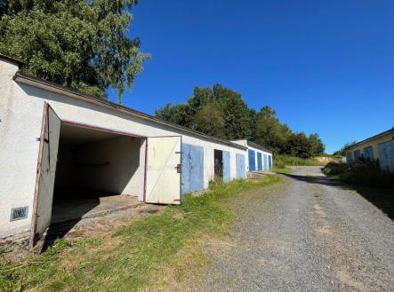 05754358-EC75-468A-9A3D-F418AF3D4AEB.JPG | Prodej - malý objekt/garáž