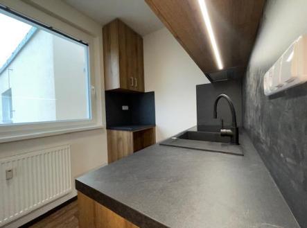 F4C8B2A6-195D-4E9C-AF09-D84A79FF7E90.JPG | Pronájem bytu, 1+1, 42 m²