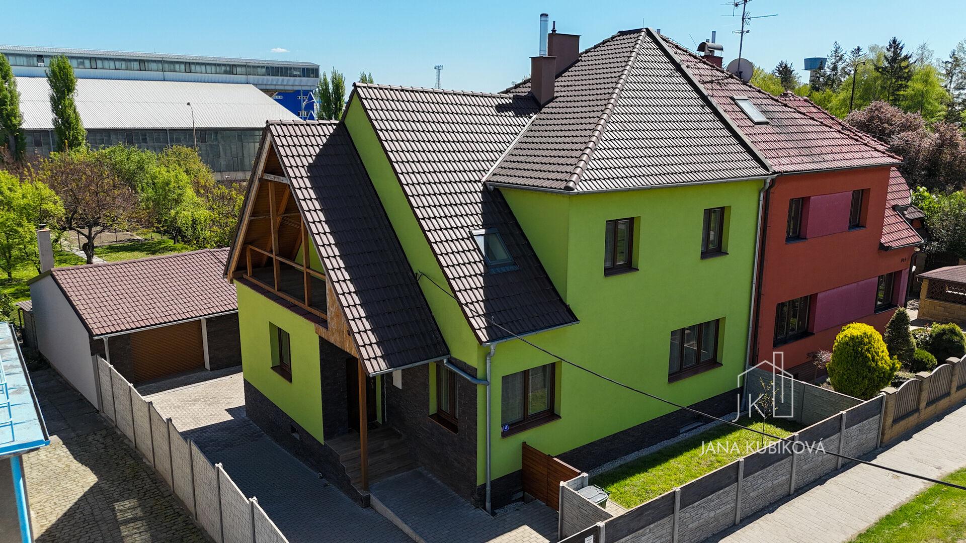 Prodej prostorného rodinného domu 2+KK a 3+1, garáží a zahradou 770 m² v Kyjově