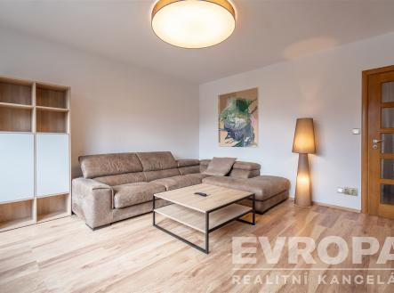 . | Pronájem bytu, 3+kk, 68 m²