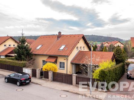 . | Prodej - dům/vila, 142 m²