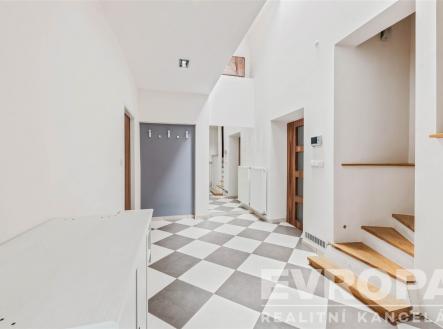 . | Prodej - dům/vila, 230 m²