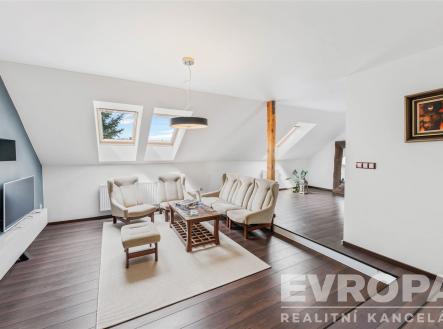 . | Prodej - dům/vila, 230 m²