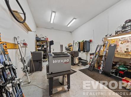 . | Prodej - obchodní prostor, 376 m²