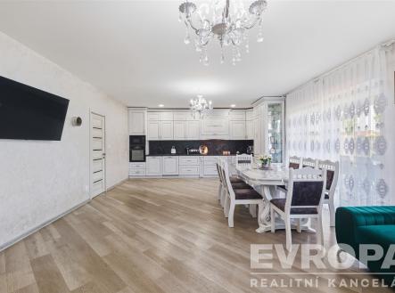 . | Prodej - dům/vila, 227 m²